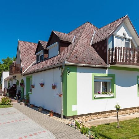 Andrea Apartmanhaz Balatongyörök Buitenkant foto