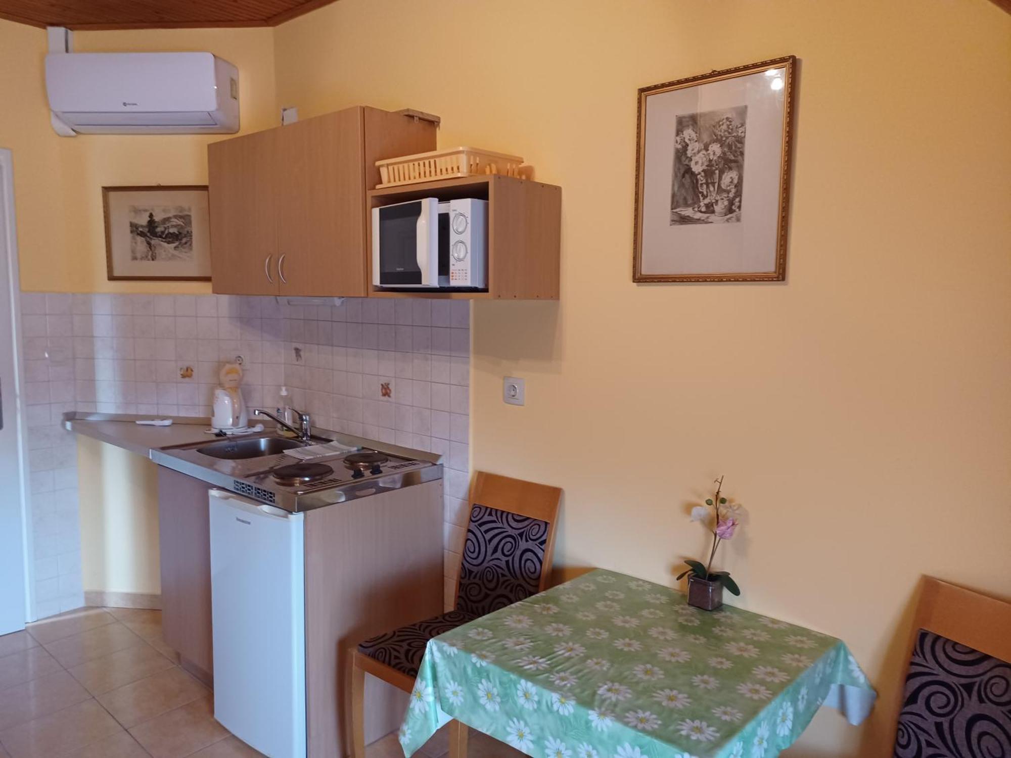 Andrea Apartmanhaz Balatongyörök Buitenkant foto