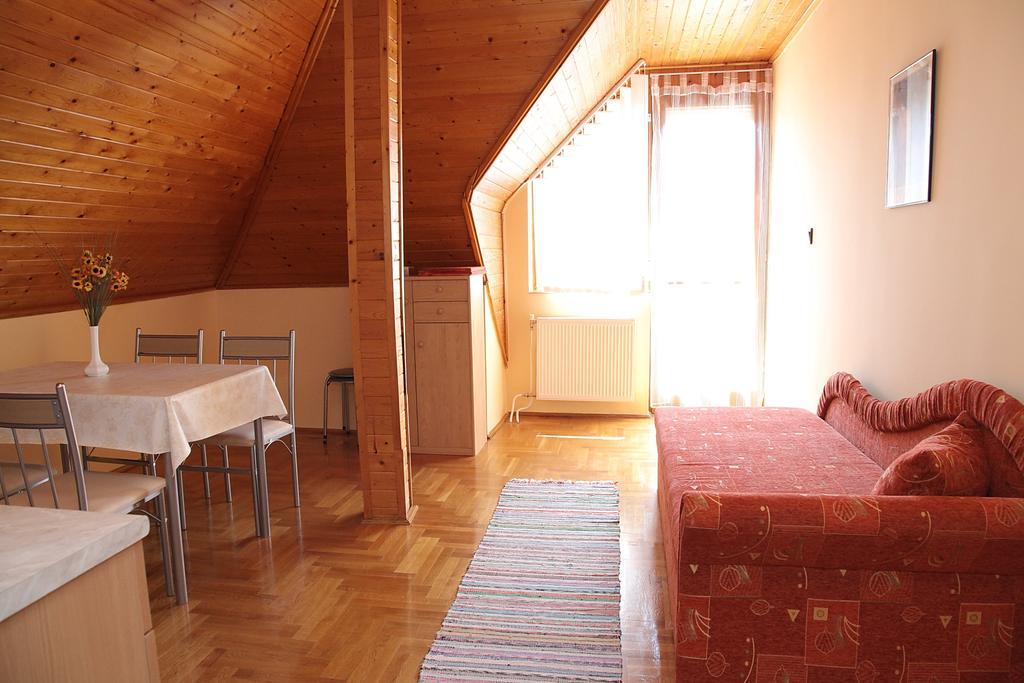 Andrea Apartmanhaz Balatongyörök Buitenkant foto