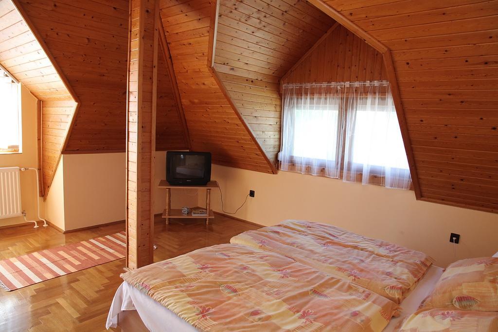 Andrea Apartmanhaz Balatongyörök Buitenkant foto