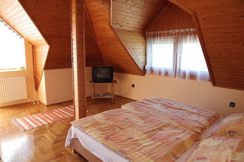 Andrea Apartmanhaz Balatongyörök Buitenkant foto