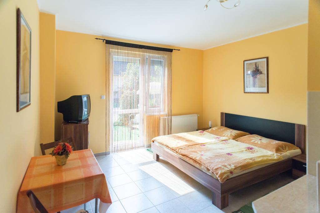 Andrea Apartmanhaz Balatongyörök Buitenkant foto