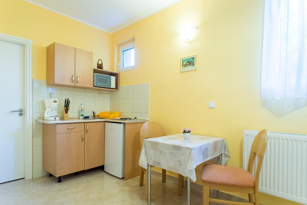 Andrea Apartmanhaz Balatongyörök Buitenkant foto