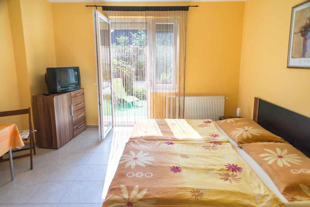 Andrea Apartmanhaz Balatongyörök Buitenkant foto