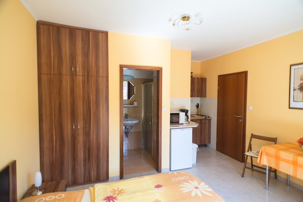 Andrea Apartmanhaz Balatongyörök Buitenkant foto