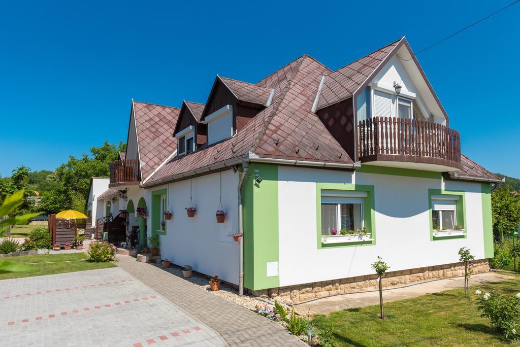 Andrea Apartmanhaz Balatongyörök Buitenkant foto