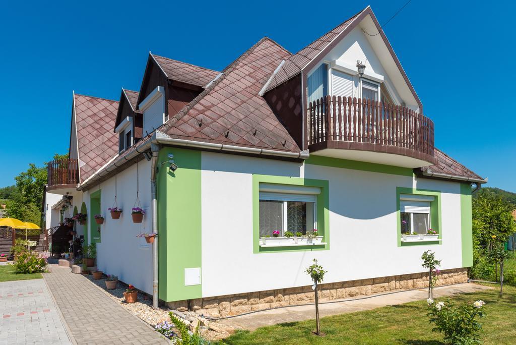 Andrea Apartmanhaz Balatongyörök Buitenkant foto