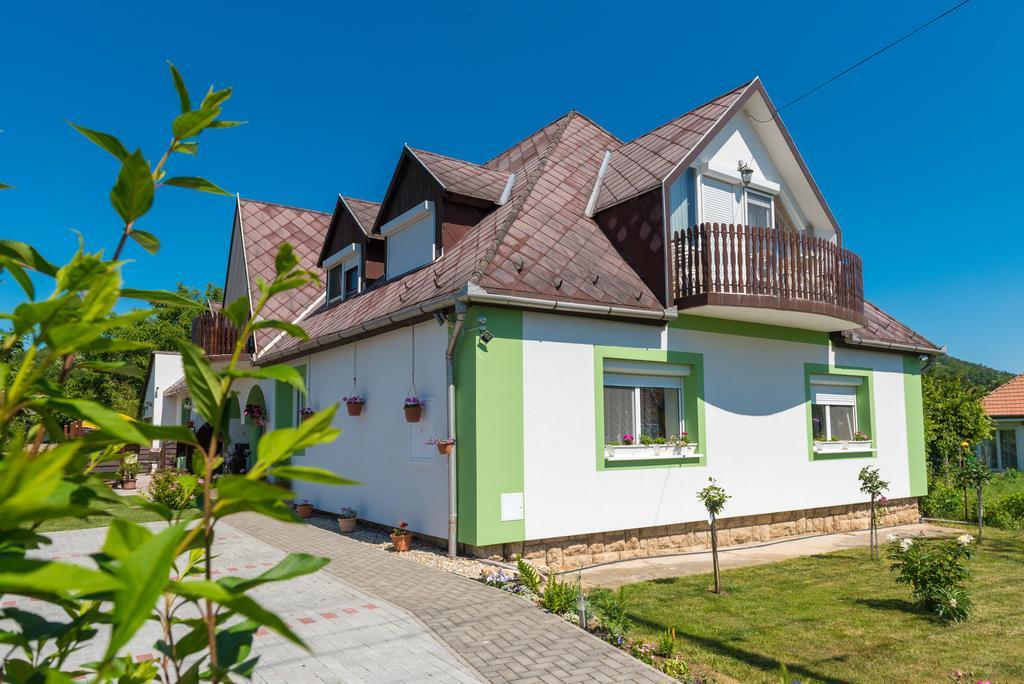 Andrea Apartmanhaz Balatongyörök Buitenkant foto